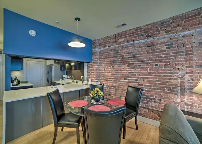 Chase Apartments At Light Street - Baltimore Inner Harbor & Convention Center Free Indoor Parking